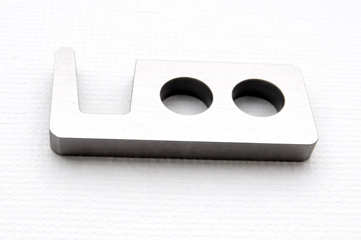 025 758 001 Sulzer, Reversing Cutting Plate Coarse Yarn for F2001 (025758001)