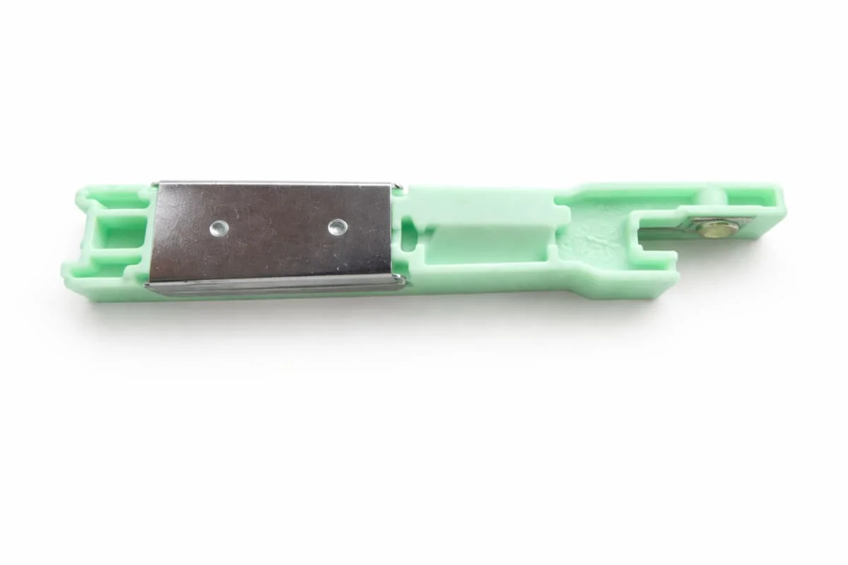 179,335,693 Jakob Muller, Magnet Green 158x8x888 (179335693)