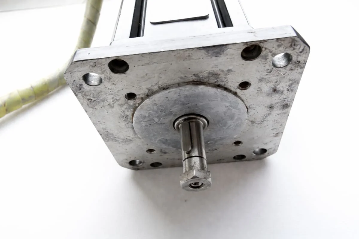 627341B Tsudakoma, ELO, AC Servo Motor 1
