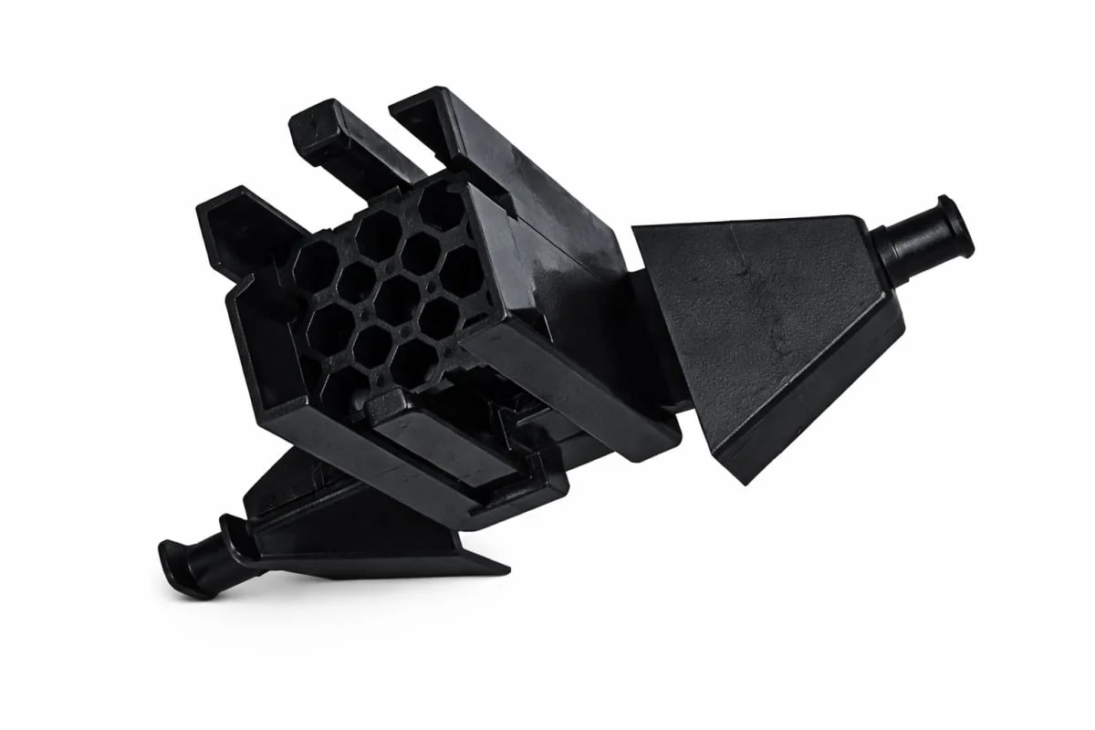 8-Pin Plug