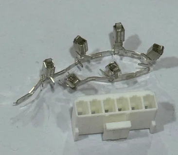 Connector Plastic With Metal Connector 6 End