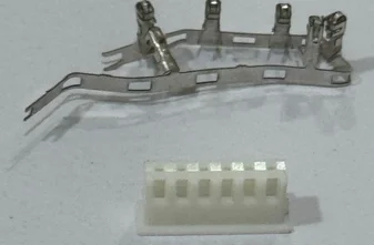 Connector Plastic With Metal Connector 6 End view 3