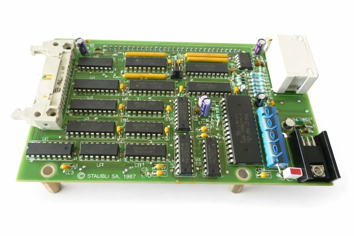 F18353300 Staubli Board