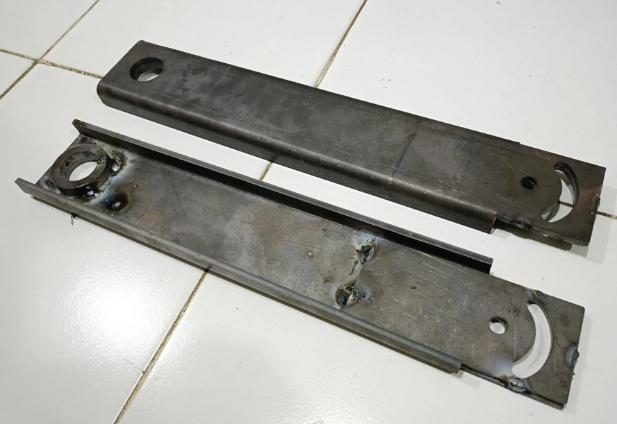 Weft Creel stand with Side Adjustable Clamp with Tensioner Holding Rod 32 mm (2000 mm Long) (extra attachment where needed - Without Tensioner) view 2