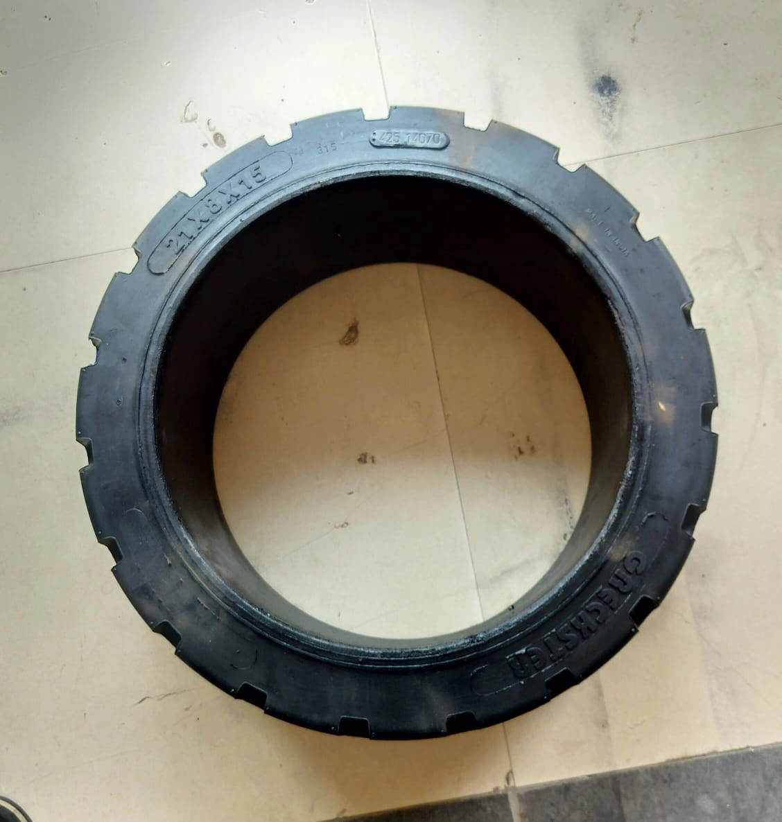 Tyre view 3