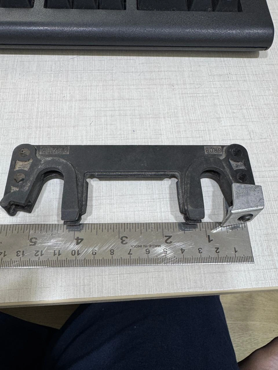 WSM Bracket with both side allum locking pattern Groz part no 257157 Long 140 mm Long view 2