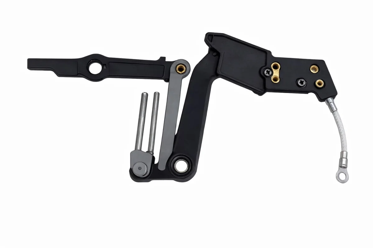 Selvage device assembly 2