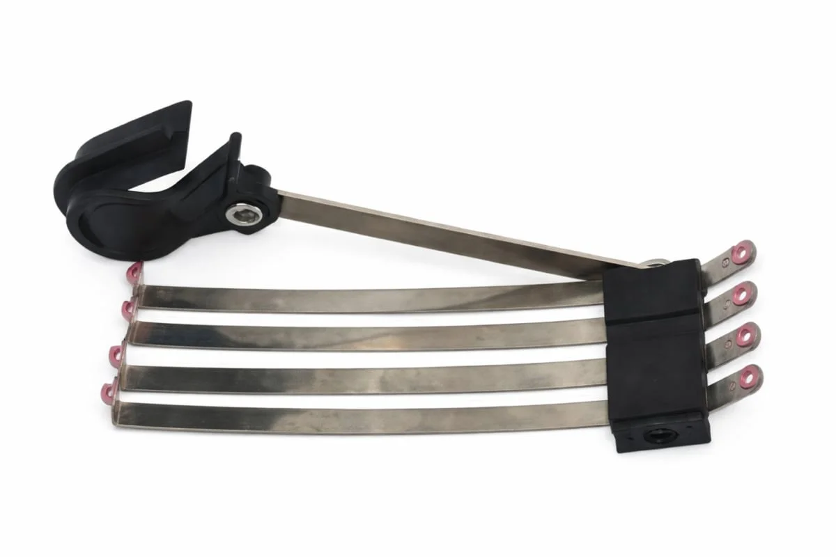 Selvedge Yarn Tensioner