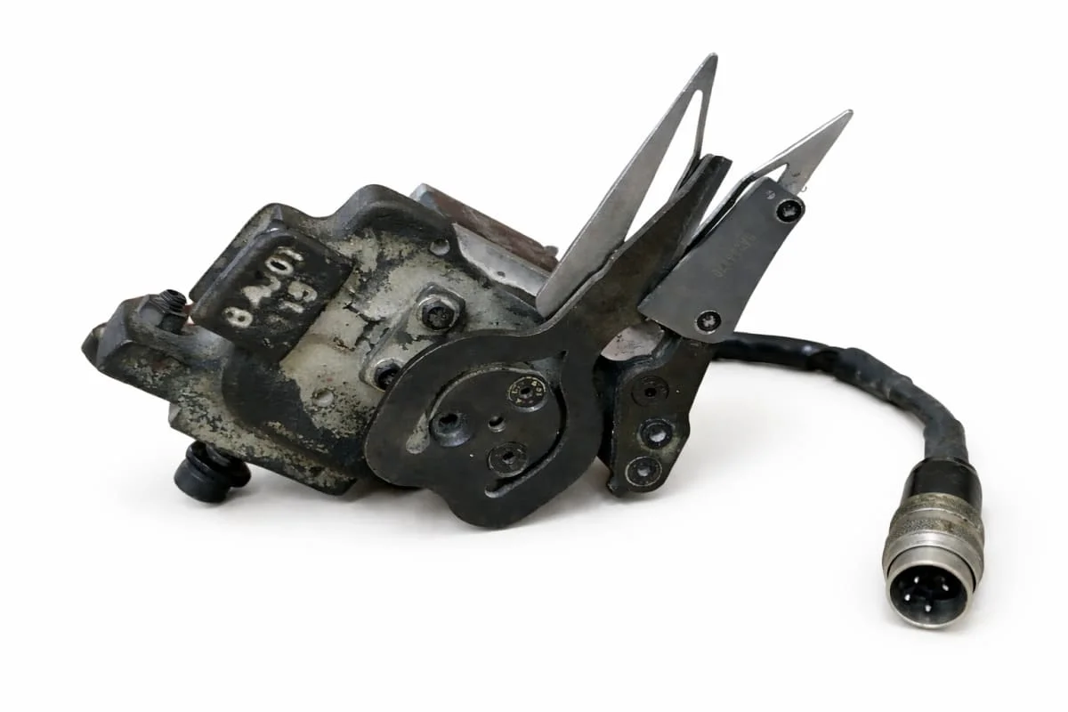 Weft cutter