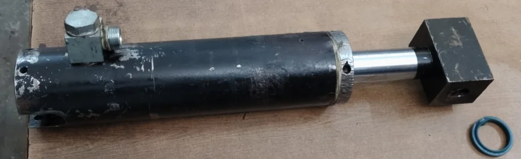 Hy. Cylinder complete for Empty Beam trolley